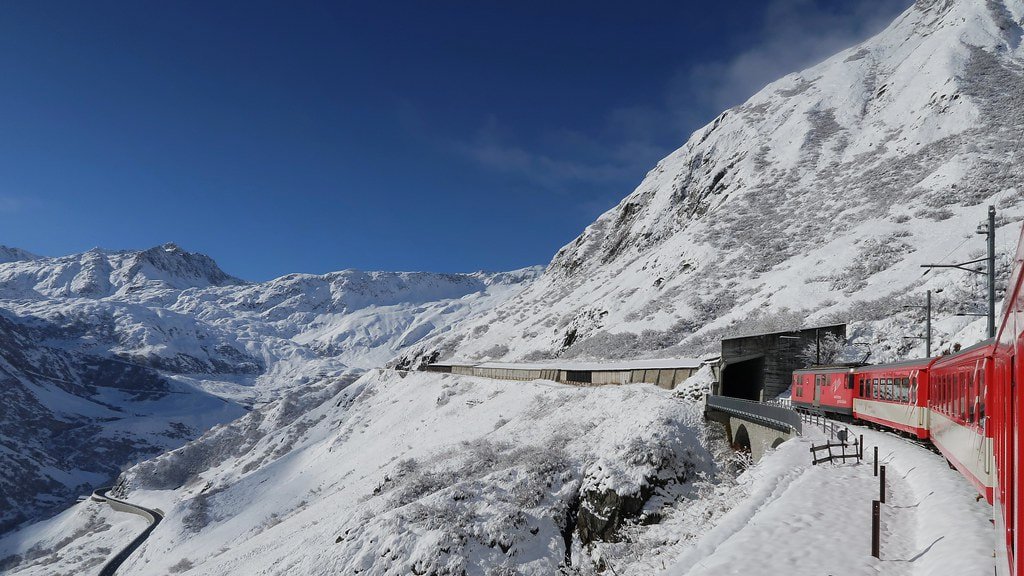 oberalp-pass_Glacier Express.jpg