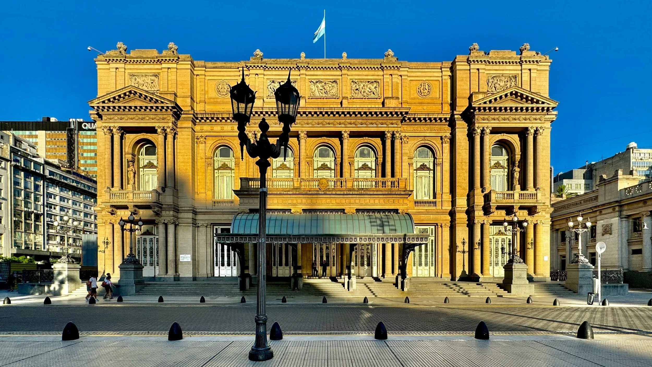 Teatro Colón Visit.jpg