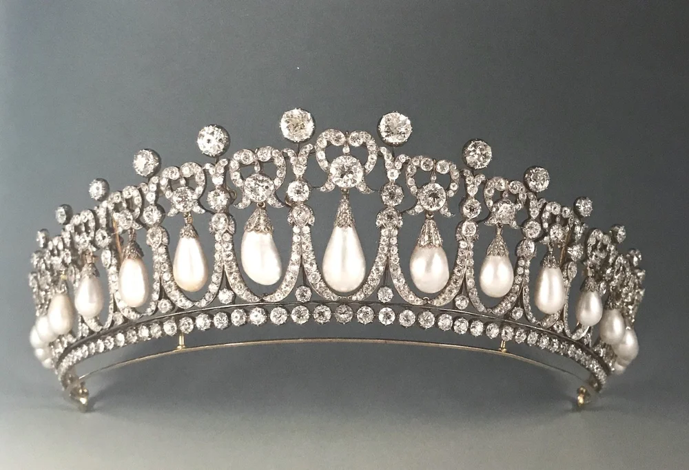 Tiara Square AN INSIGHT INTO PRINCESS DIANA'S FAVOURITE TIARA — Luis Miguel Howard