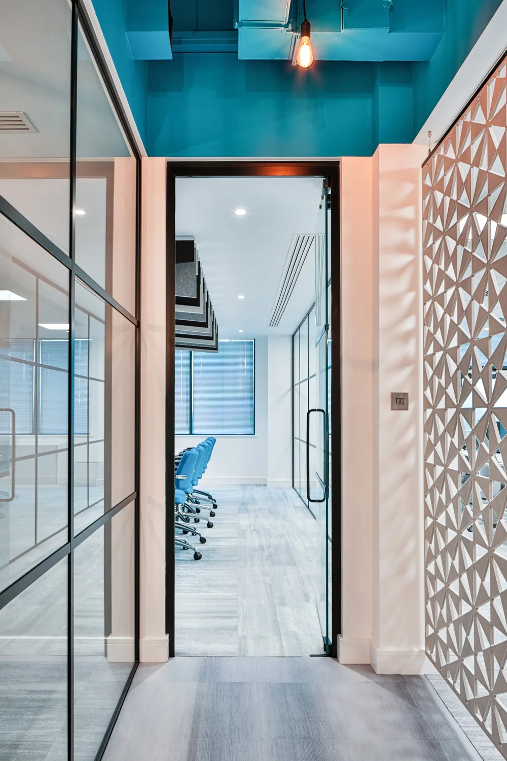 Circulation route towards the boardroom