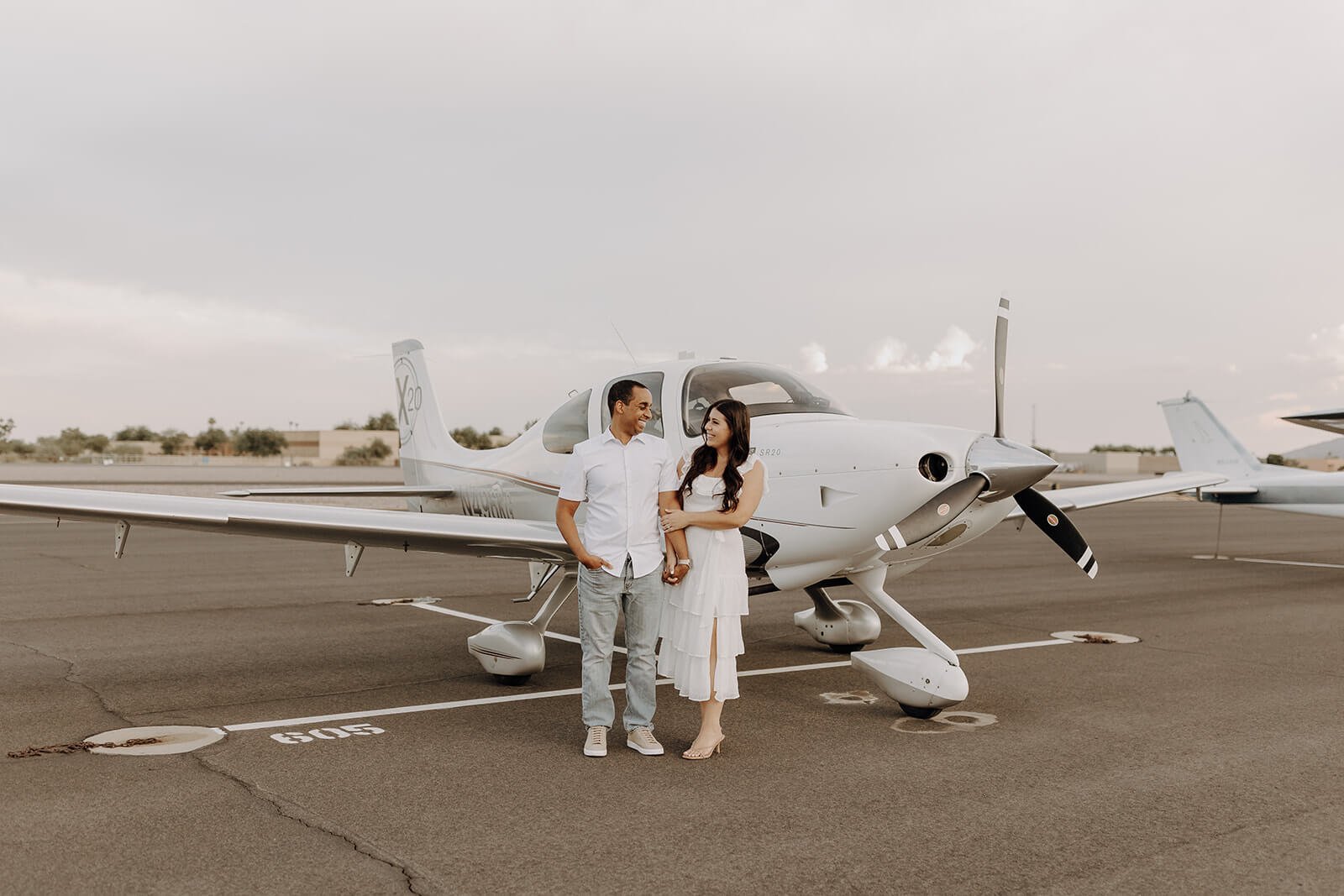 Unique engagement photos at Scottsdale airport