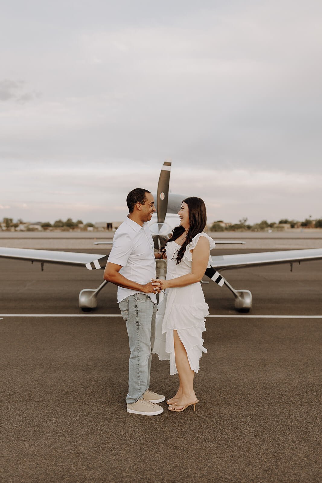 Unique engagement photos at Scottsdale airport