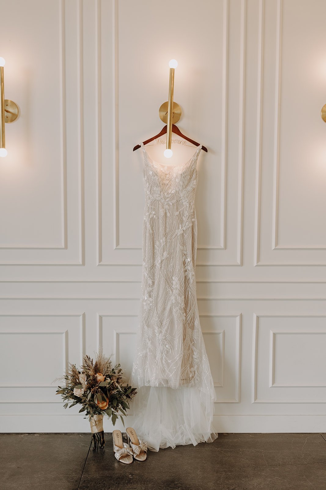 Bridal gown and flowers for non-traditional wedding in Illinois