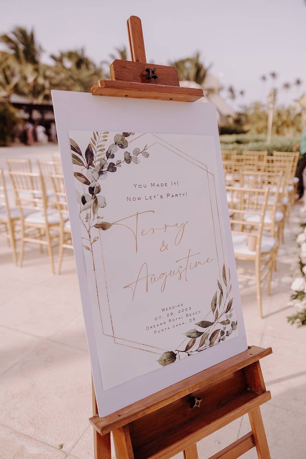 White welcome sign at tropical destination wedding in the Dominican Republic