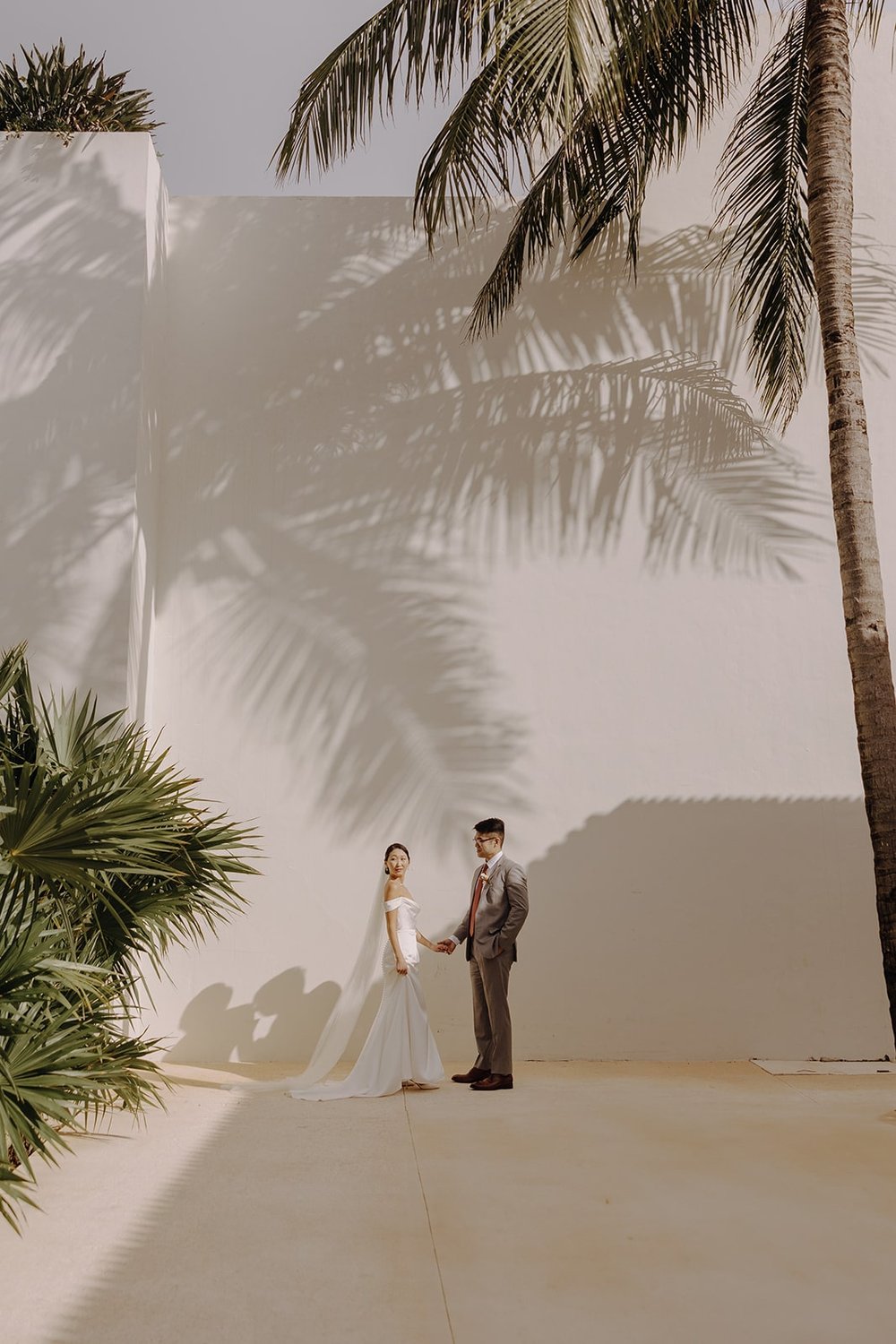 Bride and groom wedding photos at Cancun resort wedding