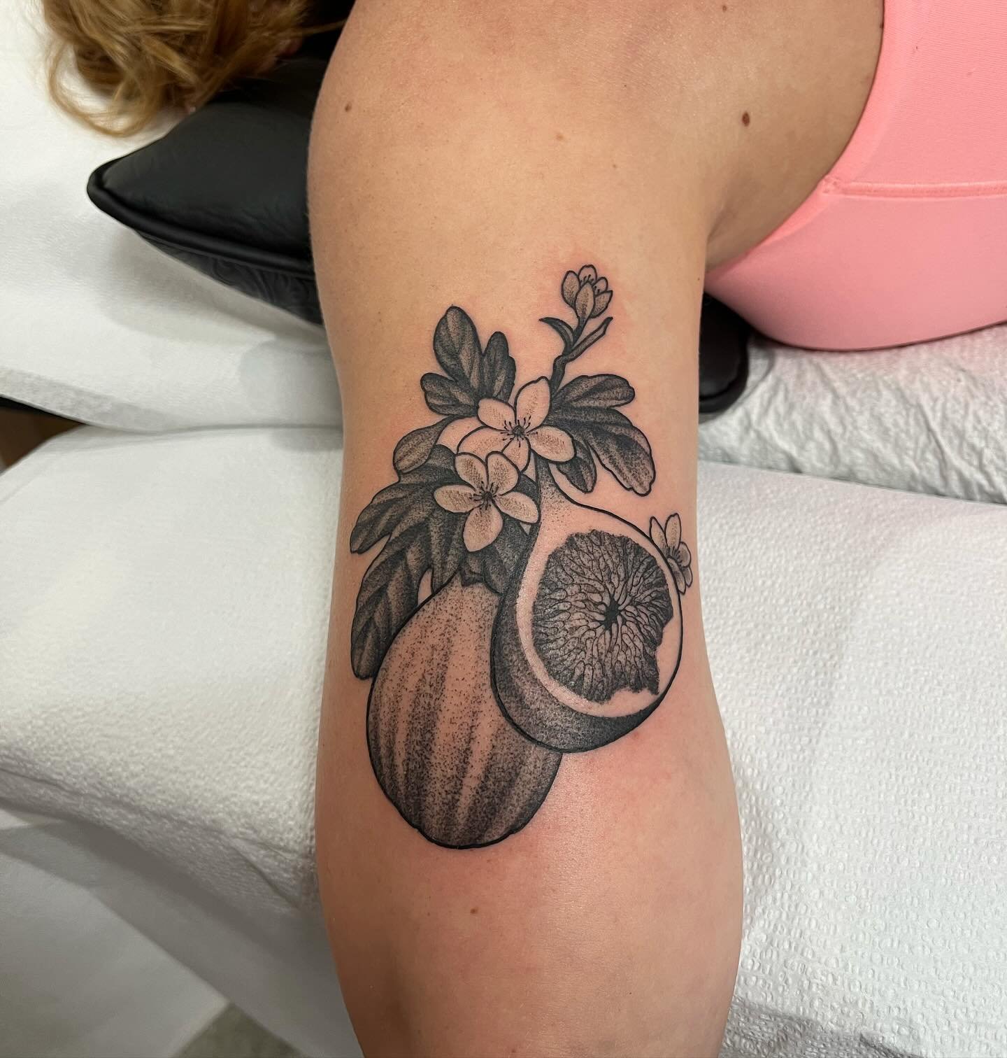A fig made for Evy &hearts;️ thank you so much! My books are open! Especially for fruit - the weird the better! 
🥭maddieswaffordtattoos@gmail.com🍇 or fill out the Love Struck form!