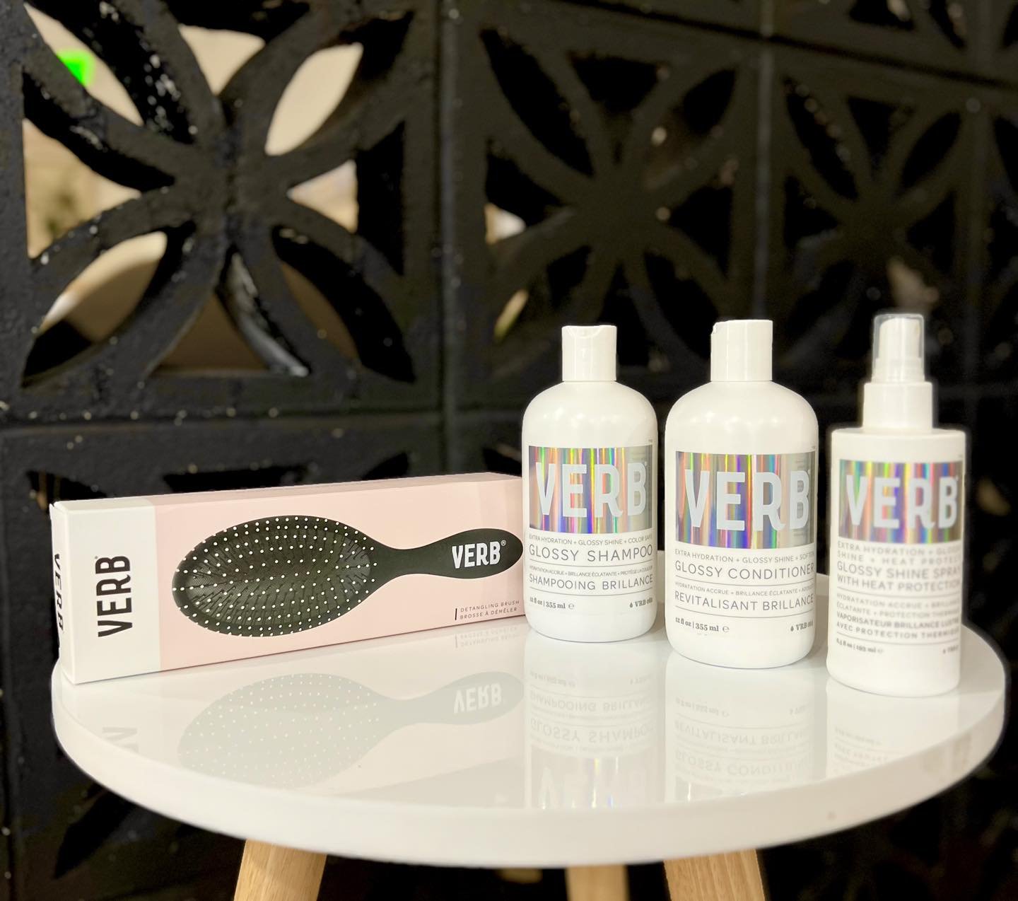 It&rsquo;s that time again.. 🥁🥁

🤍 GIVEAWAY 🤍

VERB Glossy Trio + Detangling Brush

🫧 Coarse, dry, damaged, dull.. if you use words like this to describe your hair, the VERB Glossy line is for you!

🫧 With a Shampoo + Conditioner powered by Pea
