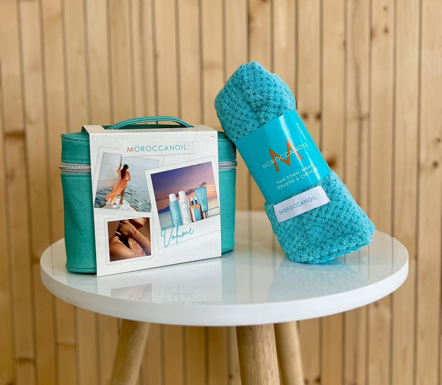 💙 GIVEAWAY 💙

Last one.. for now. 😉

Summer is right around the corner, and we&rsquo;ve got you covered with travel friendly products! 🛫

🏝️ MoroccanOil Travel Kit includes your Argan Oil packed essentials, and their dreamy signature scent of co