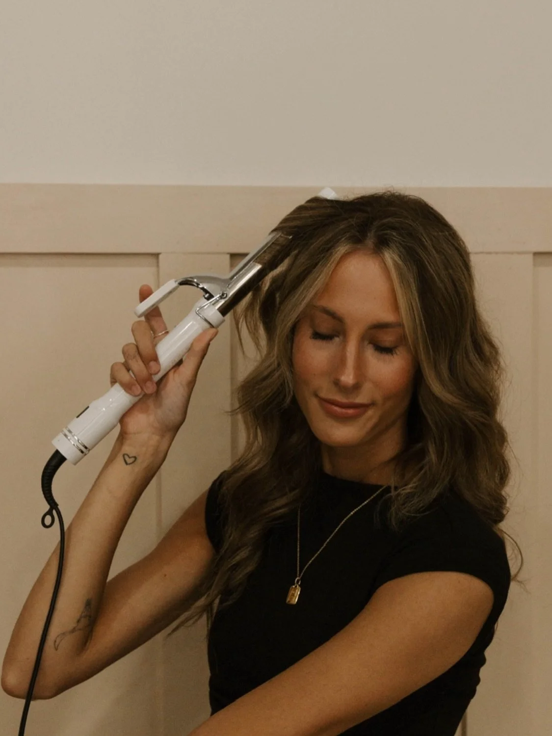 Today we&rsquo;re celebrating our ridiculously photogenic, bubbly and perfect Elizabeth. 🎂✨

Liz is the calm in the busy moments, the warmth behind every thoughtful detail and a kind, gentle presence that makes our guests feel instantly at ease. She