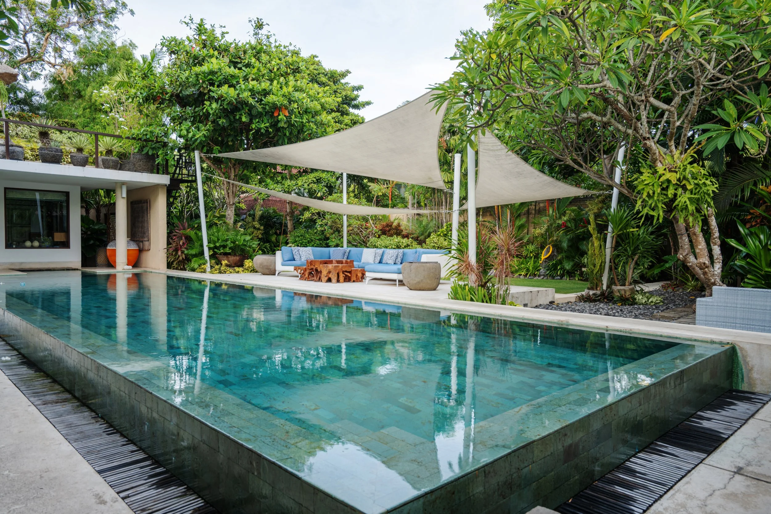 Vip room & pool area (29).jpg