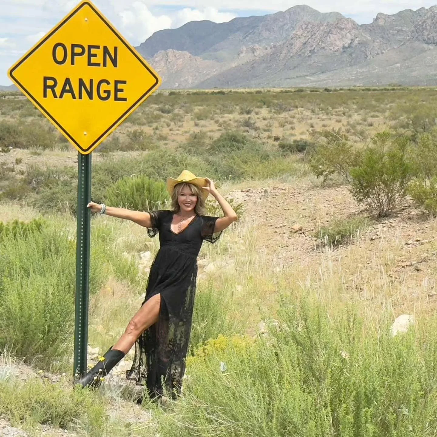 That FEELING...when another woman says YES to her transformation! 🎉
Because every "YES" means another woman stepping into her souls power, her freedom, her joy...
That's exactly what THE SOULS TANGO is ALL about! 
If you souls been whis