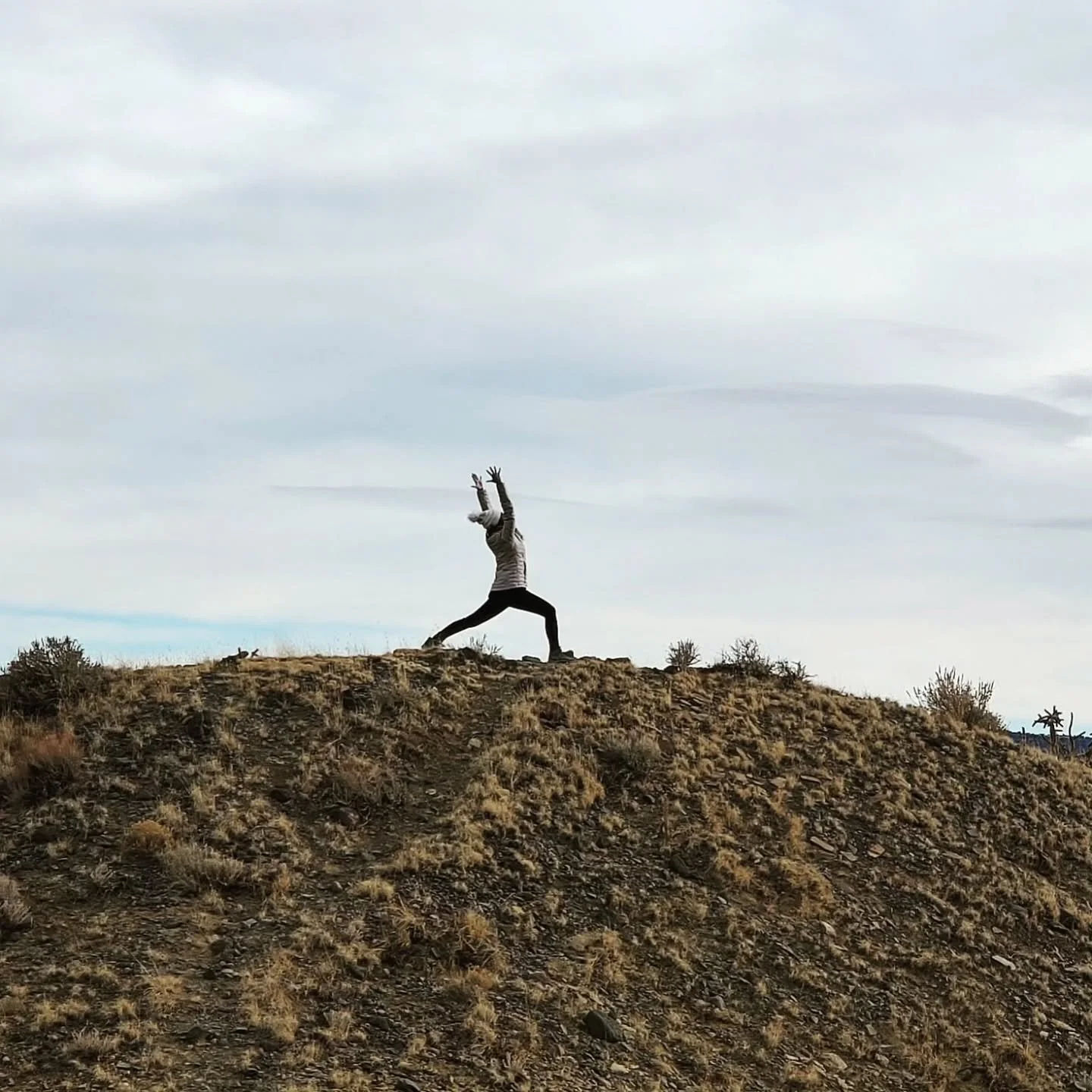 When was the last time you paused....just to breathe? 

Selfcare doesn't have to mean a week's vacation, full spa days or hours and hours at the gym.

It's the every day, the small sacred pauses that keep your nervous system calm and your enery balan