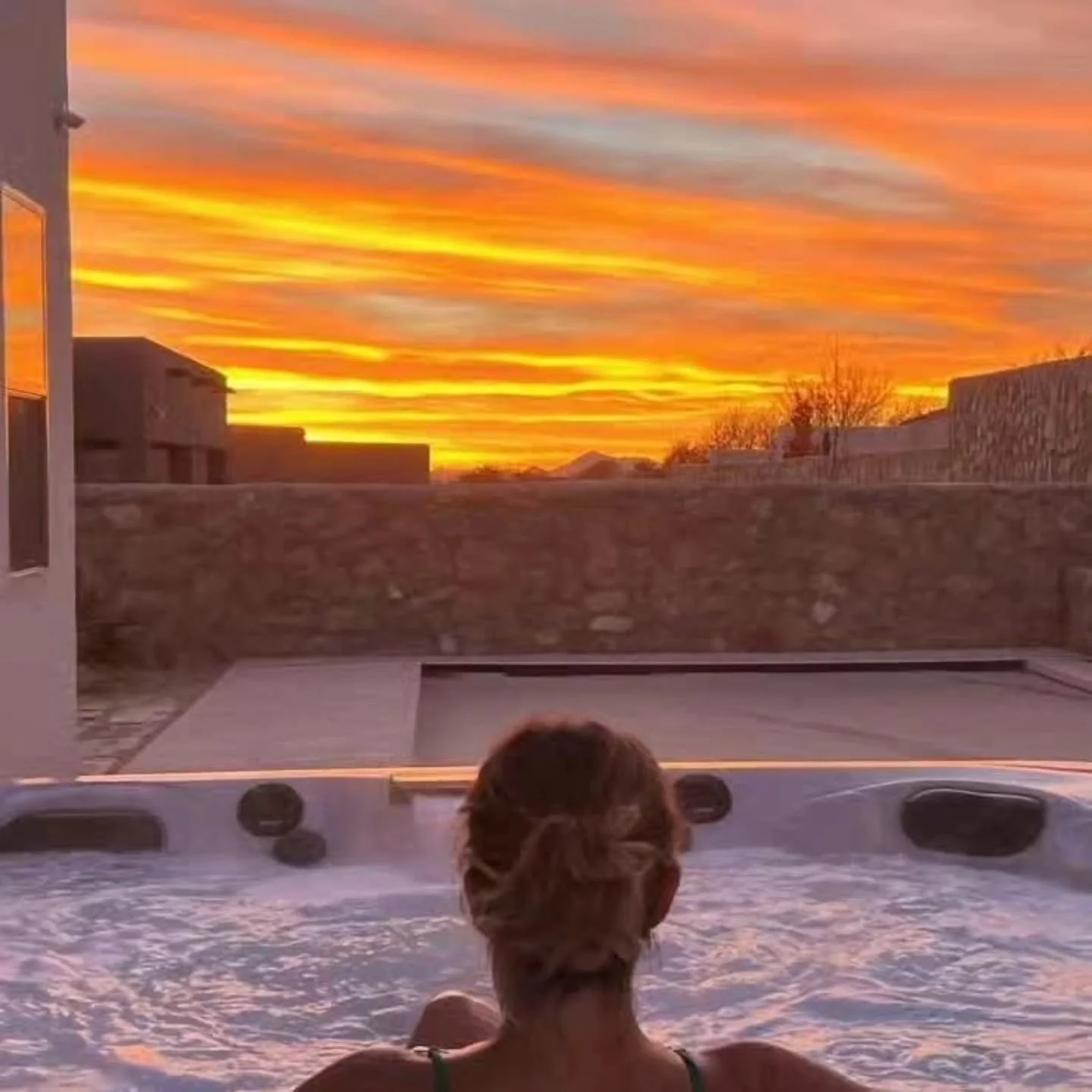 An essential aspect of Divine Feminine Healing begins with the understanding of the impact your diet and lifestyle has on your energy....

Your diet (not restriction but what you eat) plays a key role in women's hormonal and energetic balance.

For e