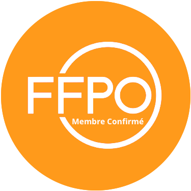 Logo avec le texte FFPO Membre Confirmé sur fond orange