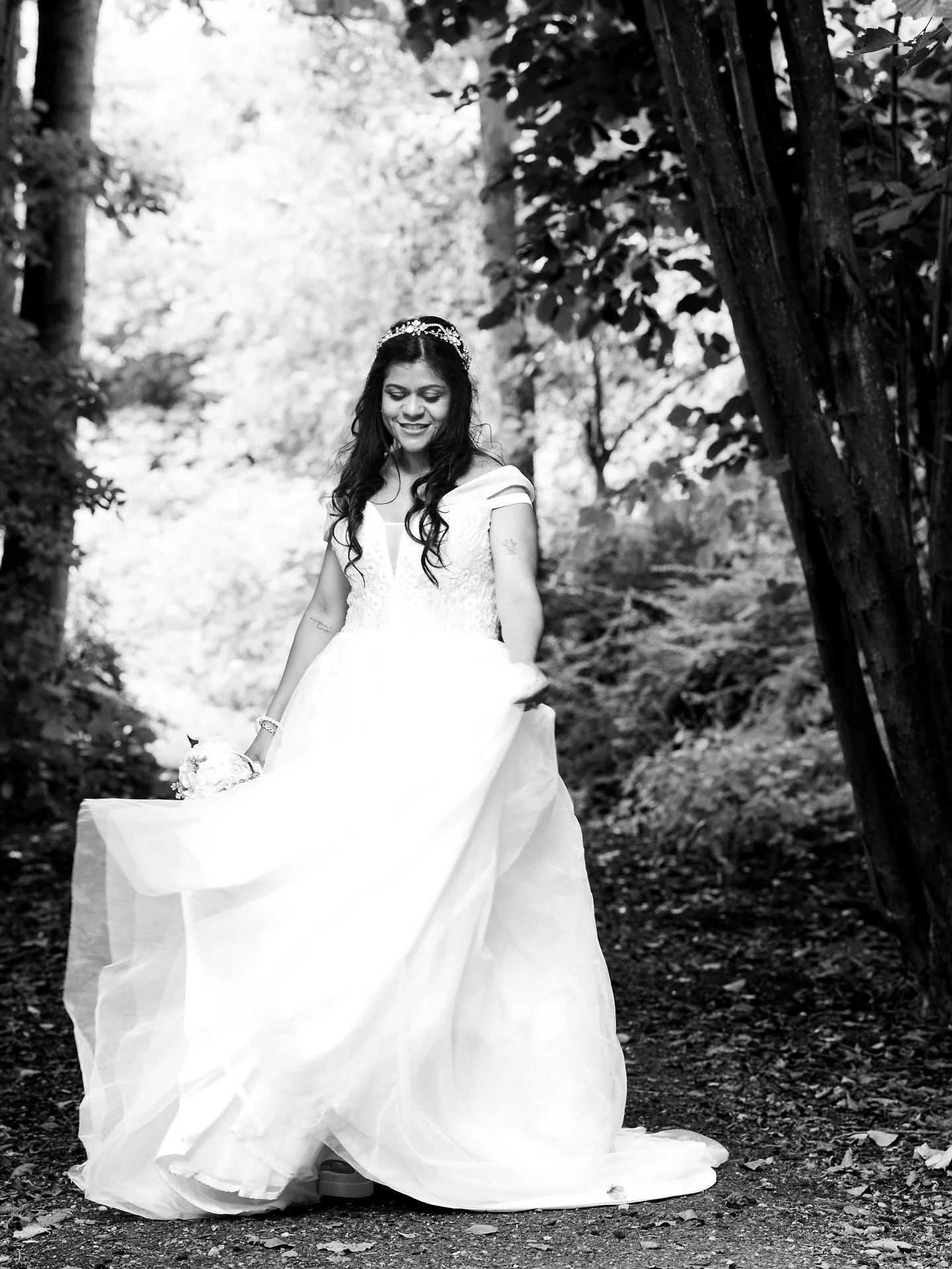 De mooiste dag van jullie leven verdient meer dan alleen foto&rsquo;s. Ze verdient herinneringen die eeuwig blijven leven. ✨

Elk lachje, elke traan, elke blik vol liefde&hellip; ik vang het allemaal, zodat jullie het keer op keer kunnen herbeleven.
