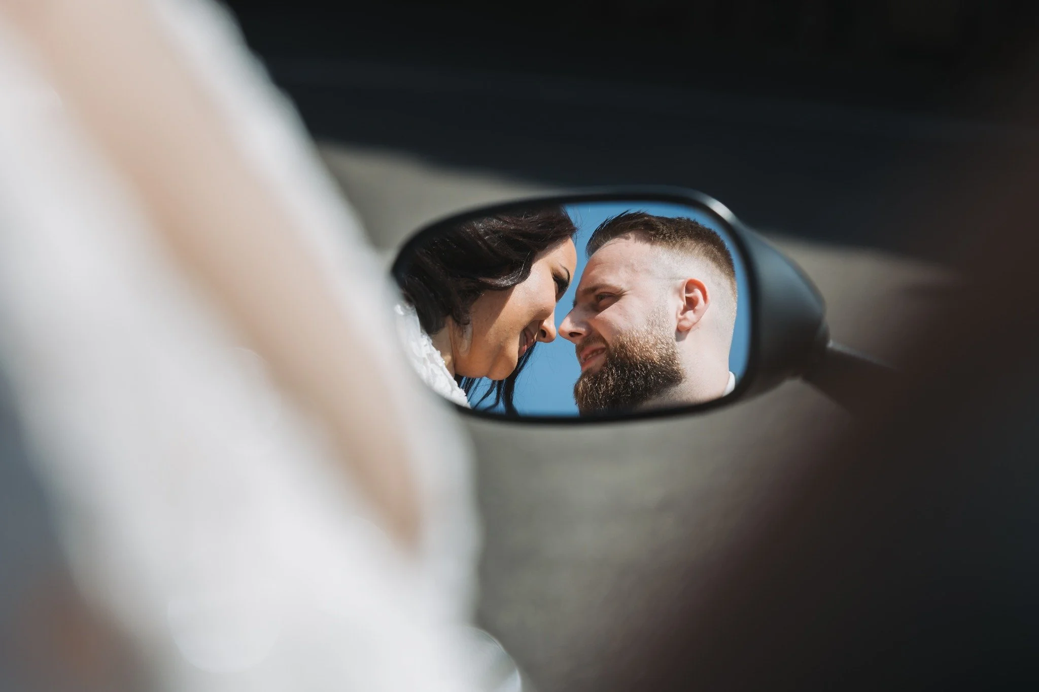 Afgelopen week mocht ik weer een prachtig liefdesverhaal vastleggen ✨
Hier alvast een kleine preview van deze bijzondere dag&hellip; 💍🤍

De blikken, de lach, de kleine momenten die alles zeggen. Dit is waarom ik zo van trouwfotografie hou. Elk deta