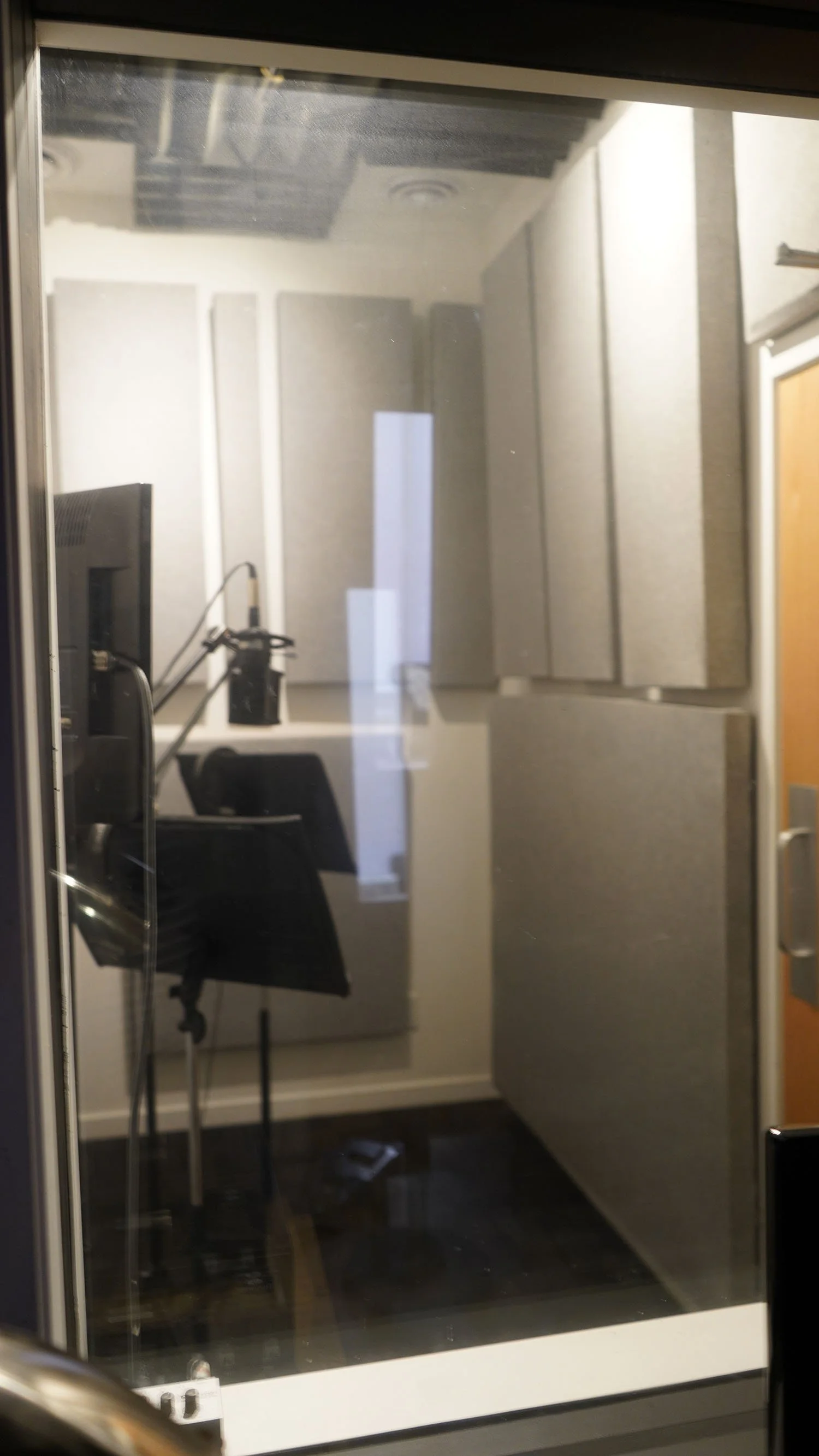 on-the-mic-training-studio-B-10.jpg