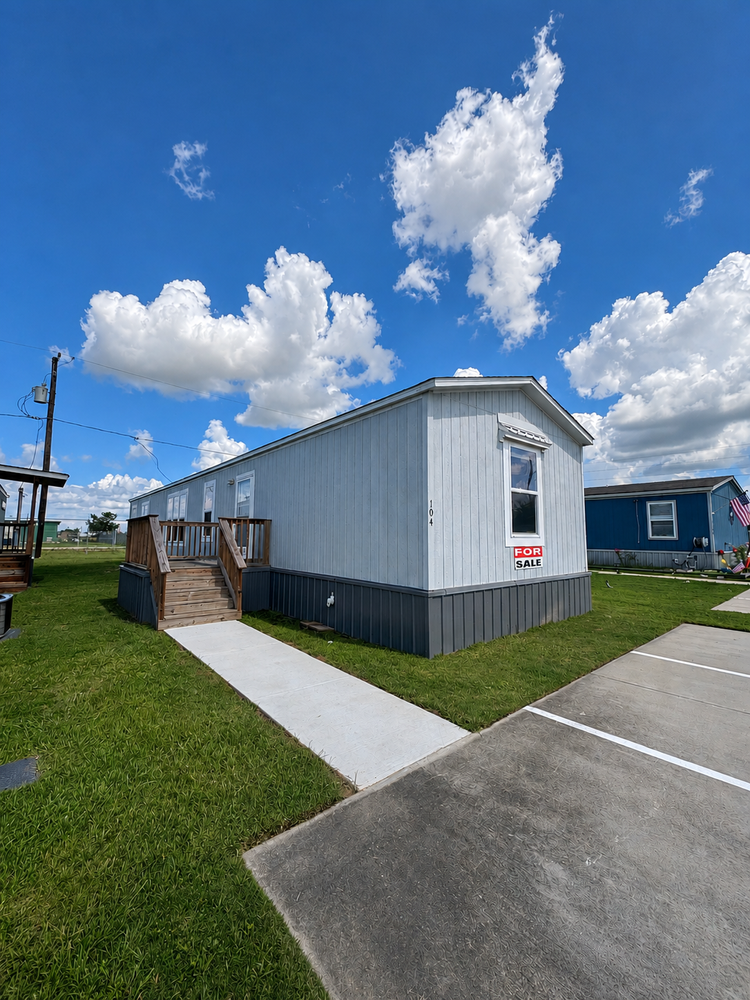 104 Finch Lane