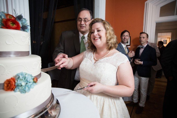 48.-Keith-House-Wedding.-Historic-Home-Wedding.-The-Way-We-Click.-Sweetchic-Events.-Cake-Cutting.-Bombon-Bakery.-680x453.jpg