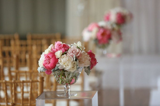 37.-Germania-Place-Wedding.-Kenny-Kim-Photography.-Sweetchic-Events.-Vale-of-Enna.-Glass-Pedastal-Aisle-Decor.-Peonies-Roses-Dusty-Miller.-Dendrobium-Orchids-680x453.jpg