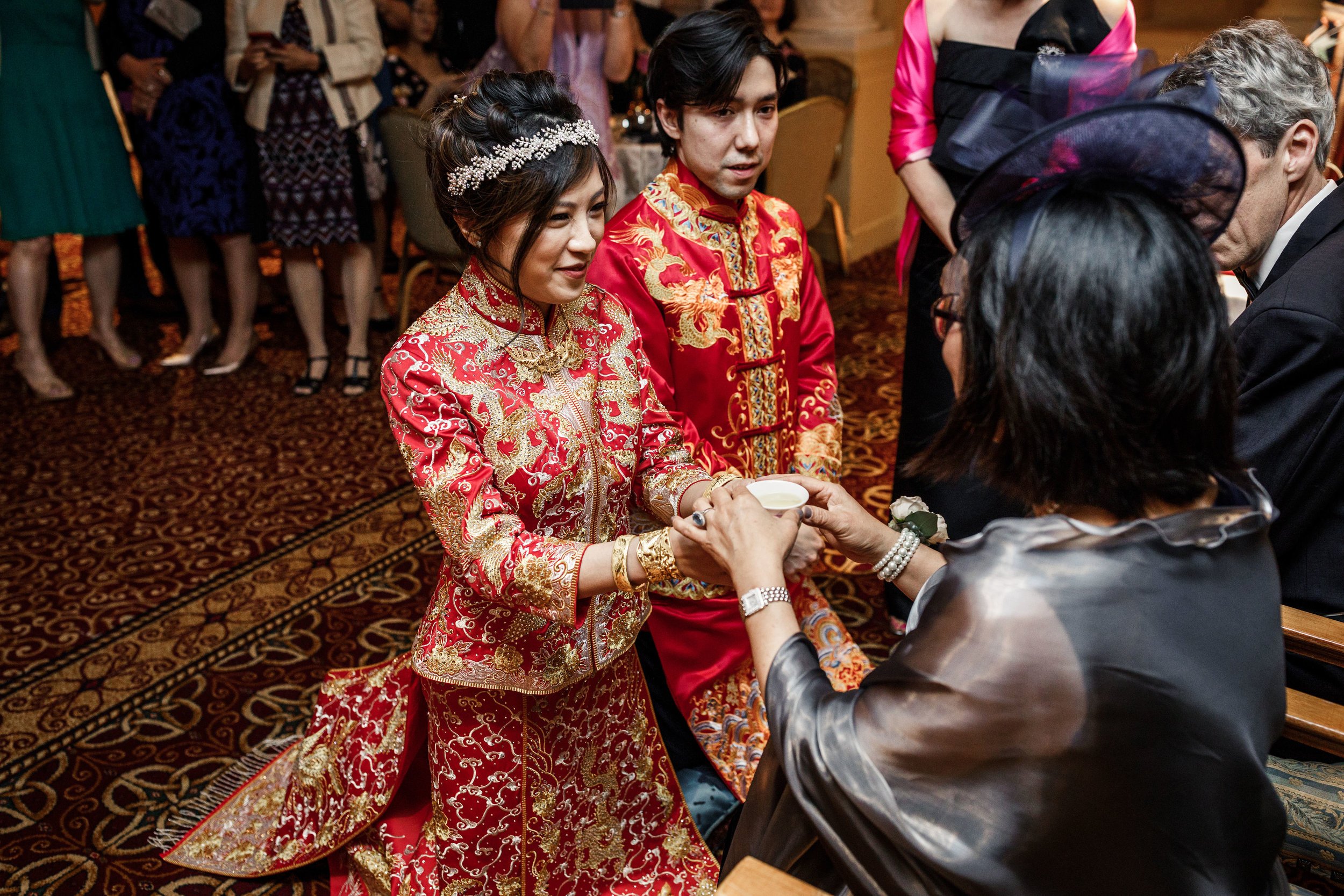 Церемонии в культуре. Китайская церемония. Китайская свадьба традиции. Свадебные обряды в Китае. Китайская свадьба чайная церемония.