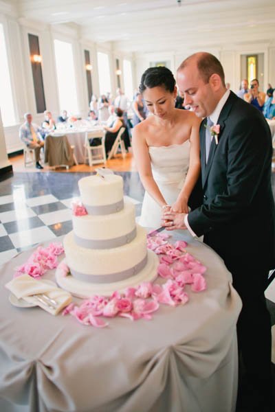 74.-Park.-Kapsimalis.-Chicago-History-Museum.-Tim-Tab-Photography.-Sweetchic-Events.-Cake-Cutting1.jpg