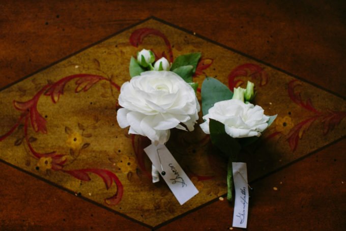 4.-Lake-Geneva-Country-Club-Wedding.-Lisa-Mathewson-Photography.-Sweetchic-Events.-Frontier-Flowers.-White-Garden-Rose.-Boutonniere-680x454.jpg