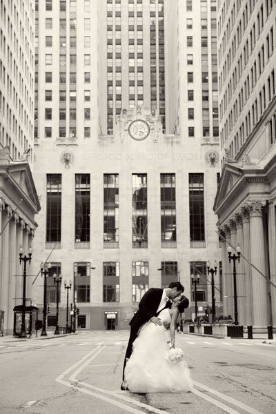 31.-Germania-Place-Wedding.-Kenny-Kim-Photography.-Sweetchic-Events.-Classic-Bride-and-Groom.-Chicago-Financial-District.-Board-of-Trade..jpg