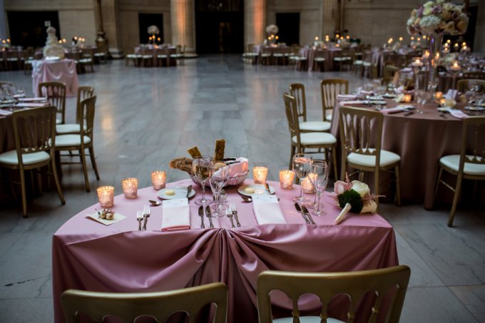 32.-Union-Station-Wedding.-Steve-Koo-Photography.-Sweetchic-Events.-Flower-Firm.-Sweetheart-Table.-Blush-Gold-Ivory-Wedding.-Classic-Glamour-680x453.jpg