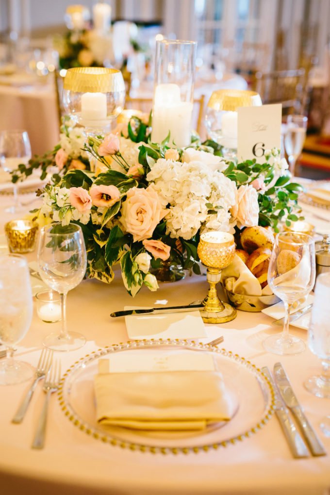 28.-Blackstone-Chicago-Wedding.-Pen-Carlson.-Sweetchic-Events.-Vale-of-Enna.-Centerpiece.-Low-and-Lush.-Gold.-Blush.-Peony.-Candles.-Roses.-Hydrangea.-680x1020.jpg