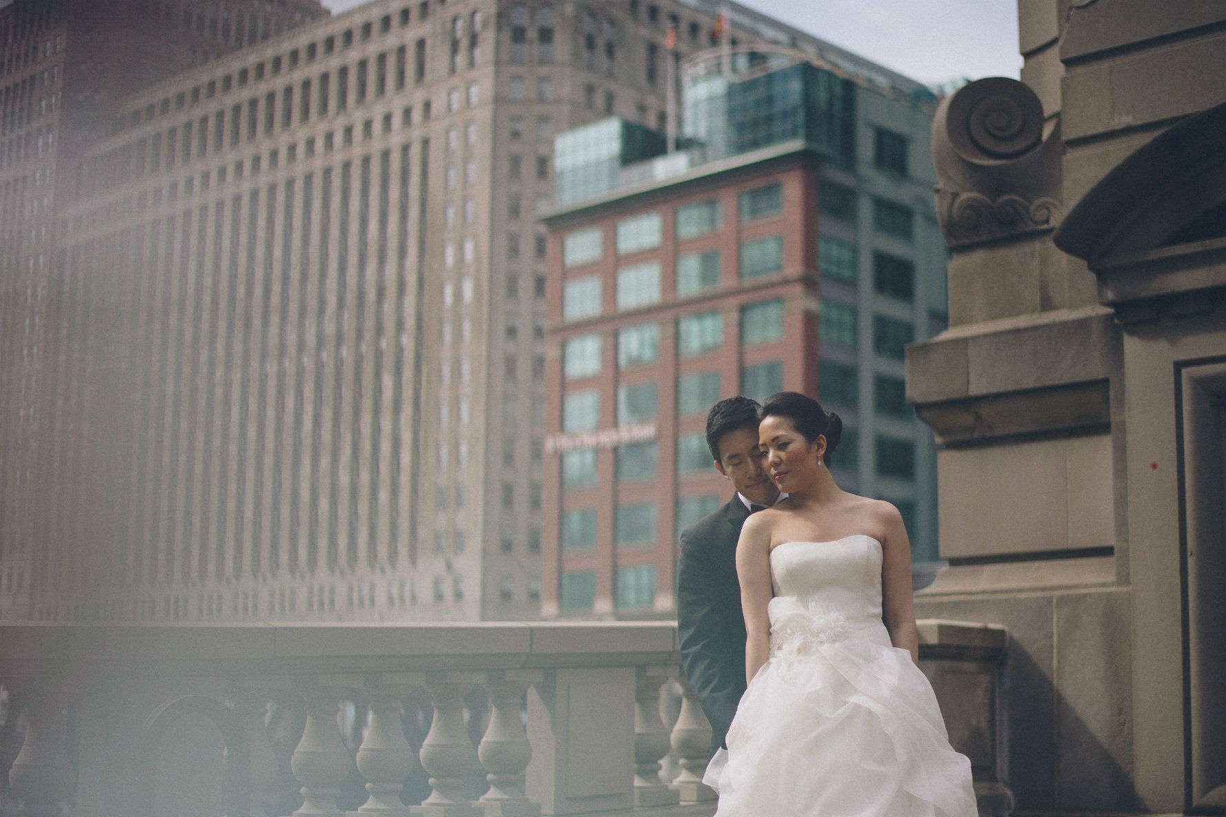 30.-Rookery-Wedding.-This-is-Feeling-Photography.-Sweetchic-Events.-Chicago-River.-Architectural.-Bridge..jpg