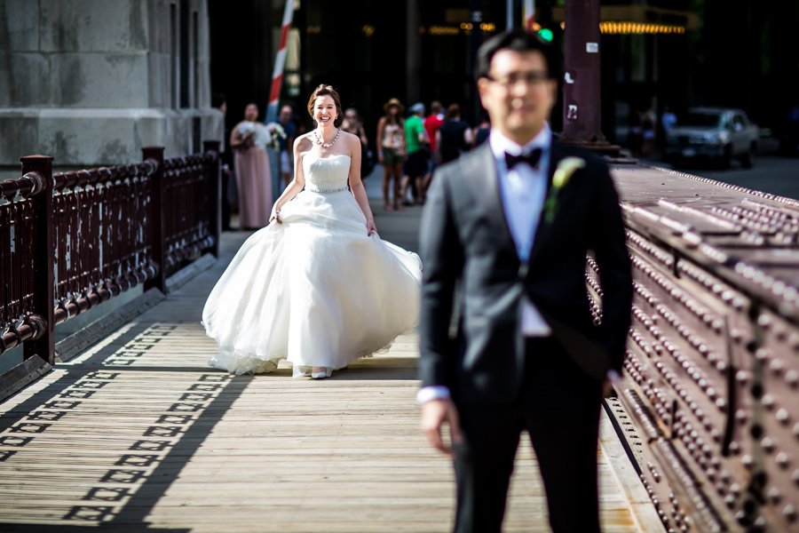 10.-Langham-Chicago-Wedding.-Steve-Koo-Photography.-Sweetchic-Events.-First-Look.-Wabash-Ave-Bridge..jpg