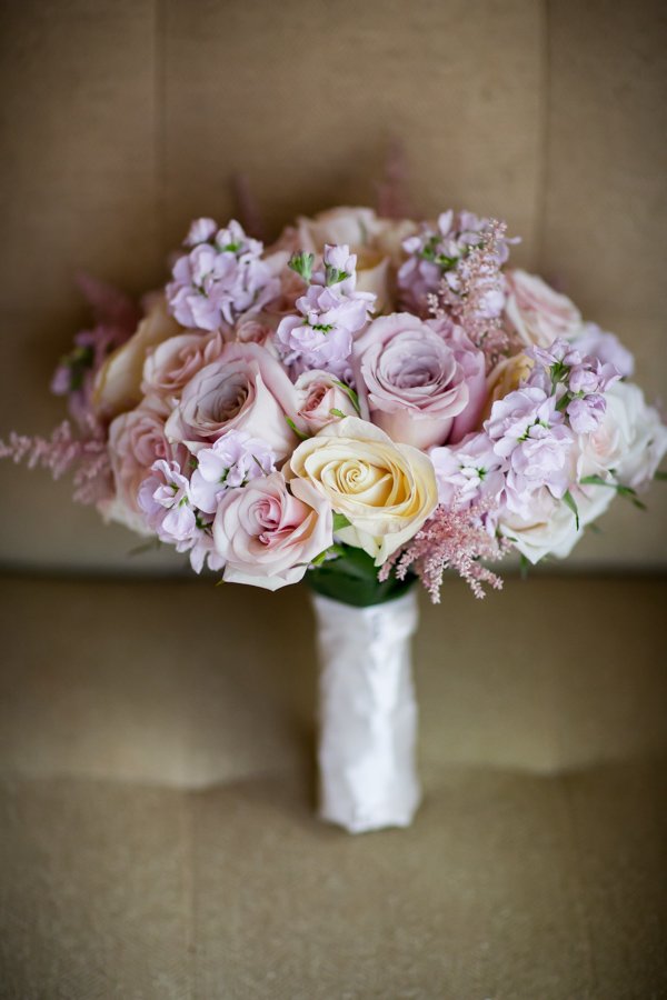 7.-Union-Station-Wedding.-Steve-Koo-Photography.-Sweetchic-Events.-Flower-Firm.-romantic-Bouquet-with-light-pink-astilbe-Sahara-roses-light-pink-stock..jpg