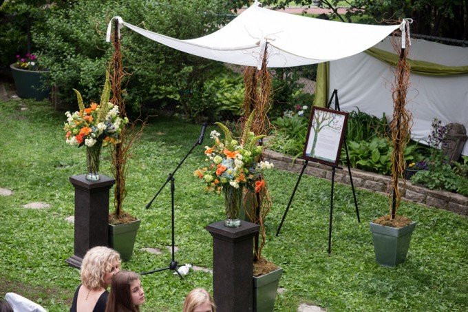 27.-Keith-House-Wedding.-Historic-Home-Wedding.-The-Way-We-Click.-Sweetchic-Events.-Pollen.-Woodsy-Chuppah-with-foliage-and-branches.-680x453.jpg