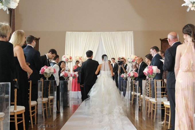 40.-Germania-Place-Wedding.-Kenny-Kim-Photography.-Sweetchic-Events.-Bride-Walking-Down-Aisle.-Elegant-Classic-Wedding-Ceremony.-Glass-Pedastal-Aisle-Decor.-680x453.jpg