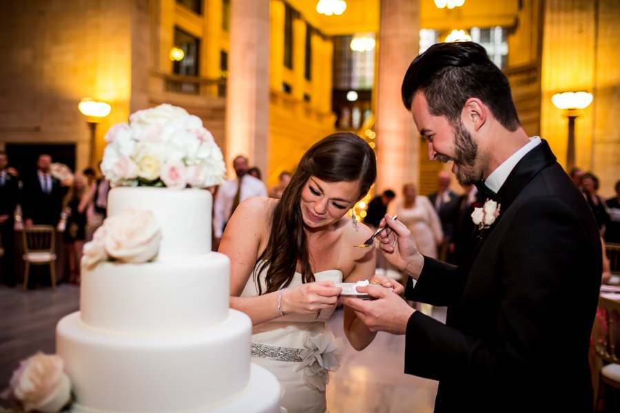 39.-Union-Station-Wedding.-Steve-Koo-Photography.-Sweetchic-Events.-Flower-Firm.-Cake-Cutting..jpg