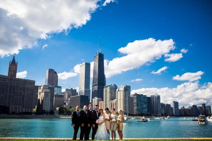 20.-Union-Station-Wedding.-Steve-Koo-Photography.-Sweetchic-Events.-Olive-Park.Chicago-Skyline.-680x453.jpg