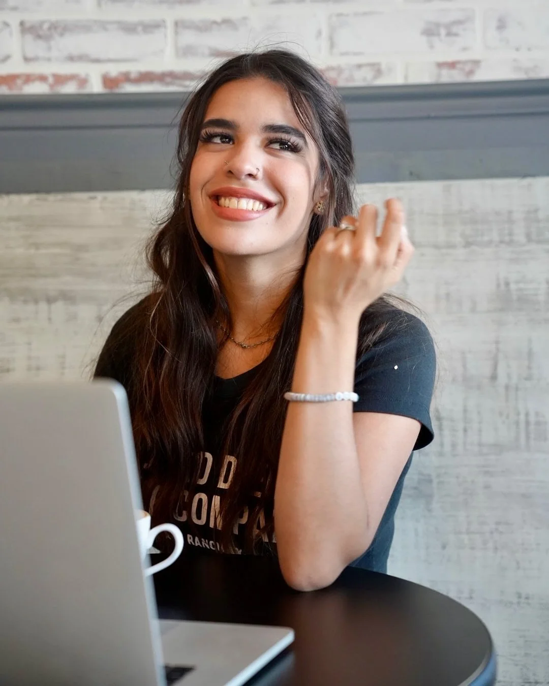Show the world the real you! ✨ 
Our headshot and brand photography sessions are crafted to capture your unique personality and brand vibe. Perfect for updating your website, social media, or marketing assets, these images help you make a memorable im