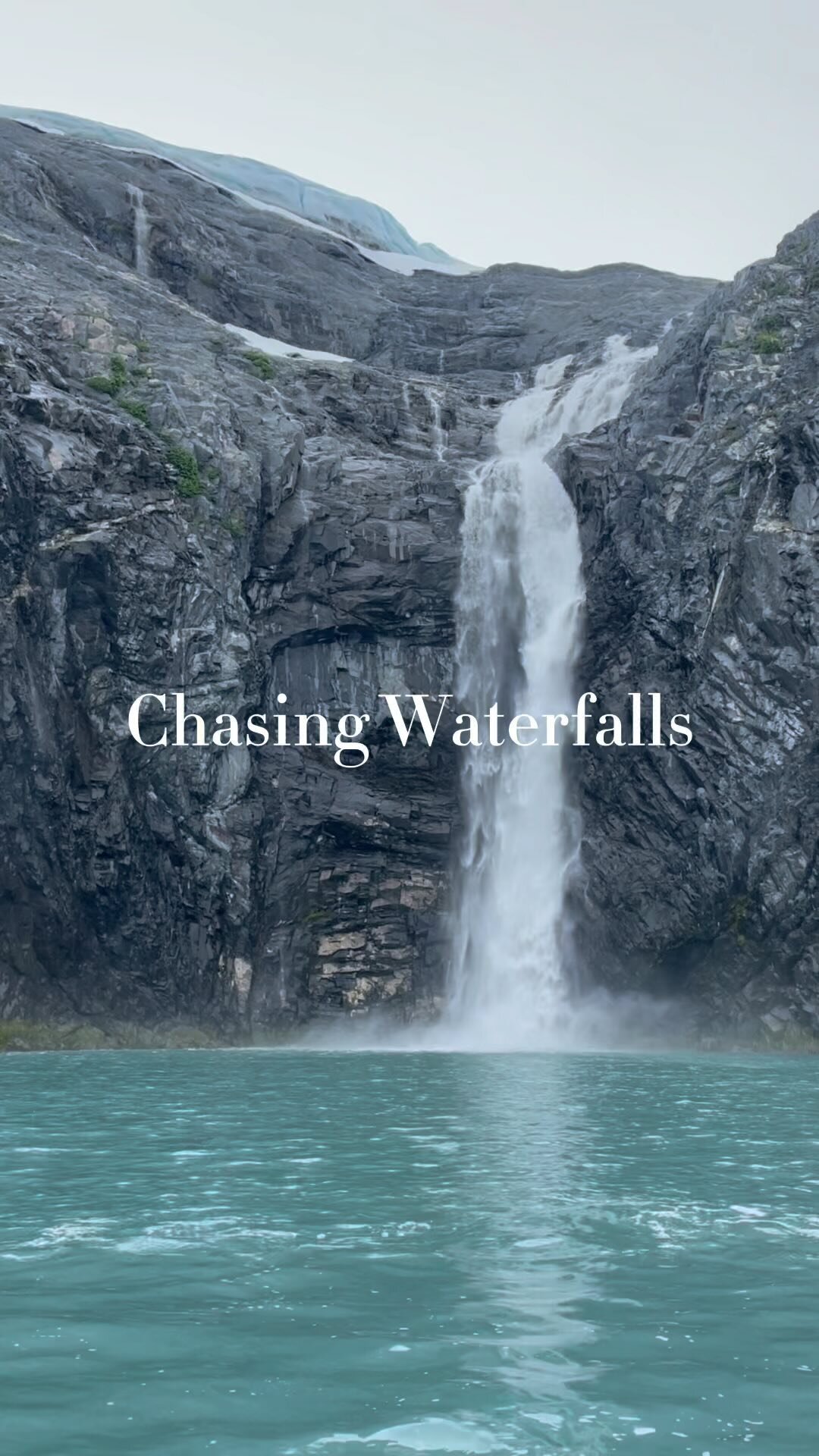 “Grace is finding a waterfall when you were only looking for a stream.” - Vanessa Hunt
.
.
.
.
.
#travel #traveler #solotravel #solotraveler #wanderlust #traveltheworld #travelblogger #solotravelingisfun #blackwomentravel #waterfall #wate