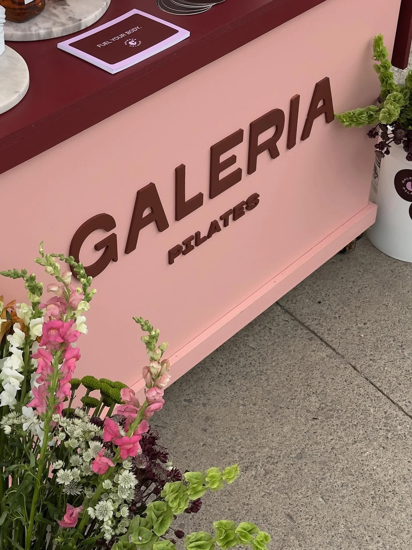 This past spring with @galeriamovement 🧘🏻&zwj;♀️☕️

A pop-up to tease the opening of their first studio - a mobile coffee cart in partnership with @goodneighbour. Coffee, flowers, and community all in one stop. 

#leslieville #torontocoffee #toront