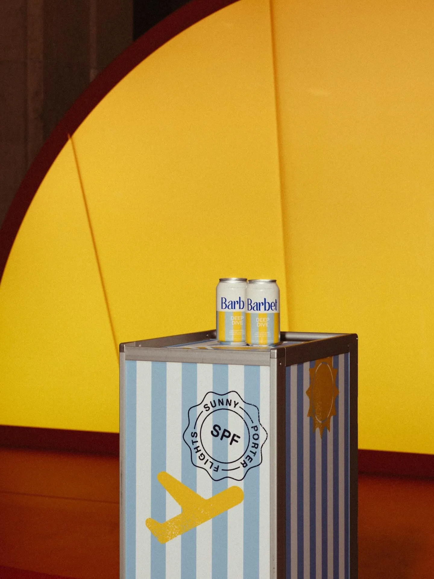 soaking up a little sun with @porterairlines. ☀️✈️

we brought a bright moment to union station to celebrate porter&rsquo;s new routes to sunny destinations. 

a simple moment of light that stopped people in their tracks.

photography by @anthonyorri