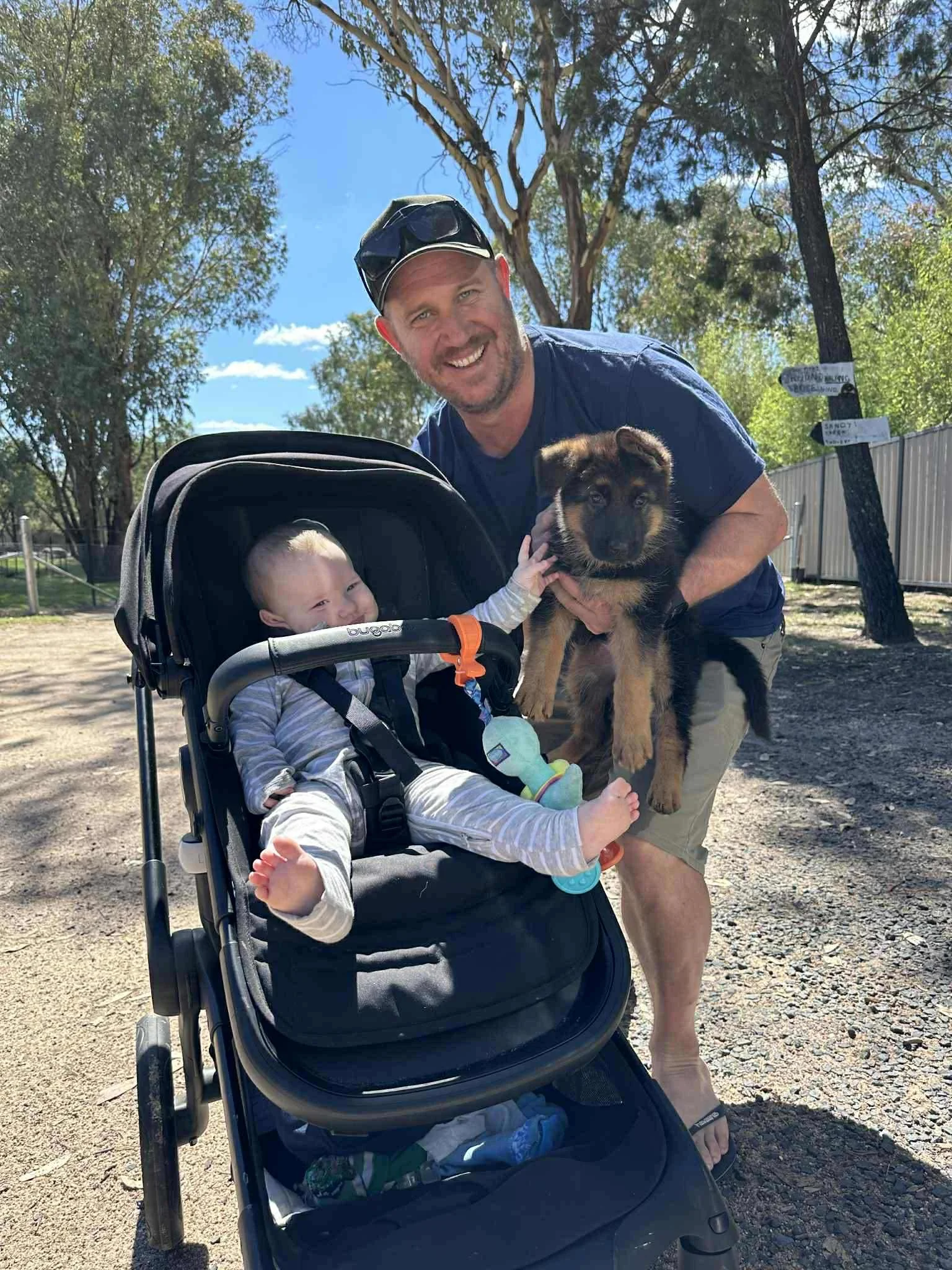 Lagerfeldt Extraordinary (pink collar girl) meeting her new family 