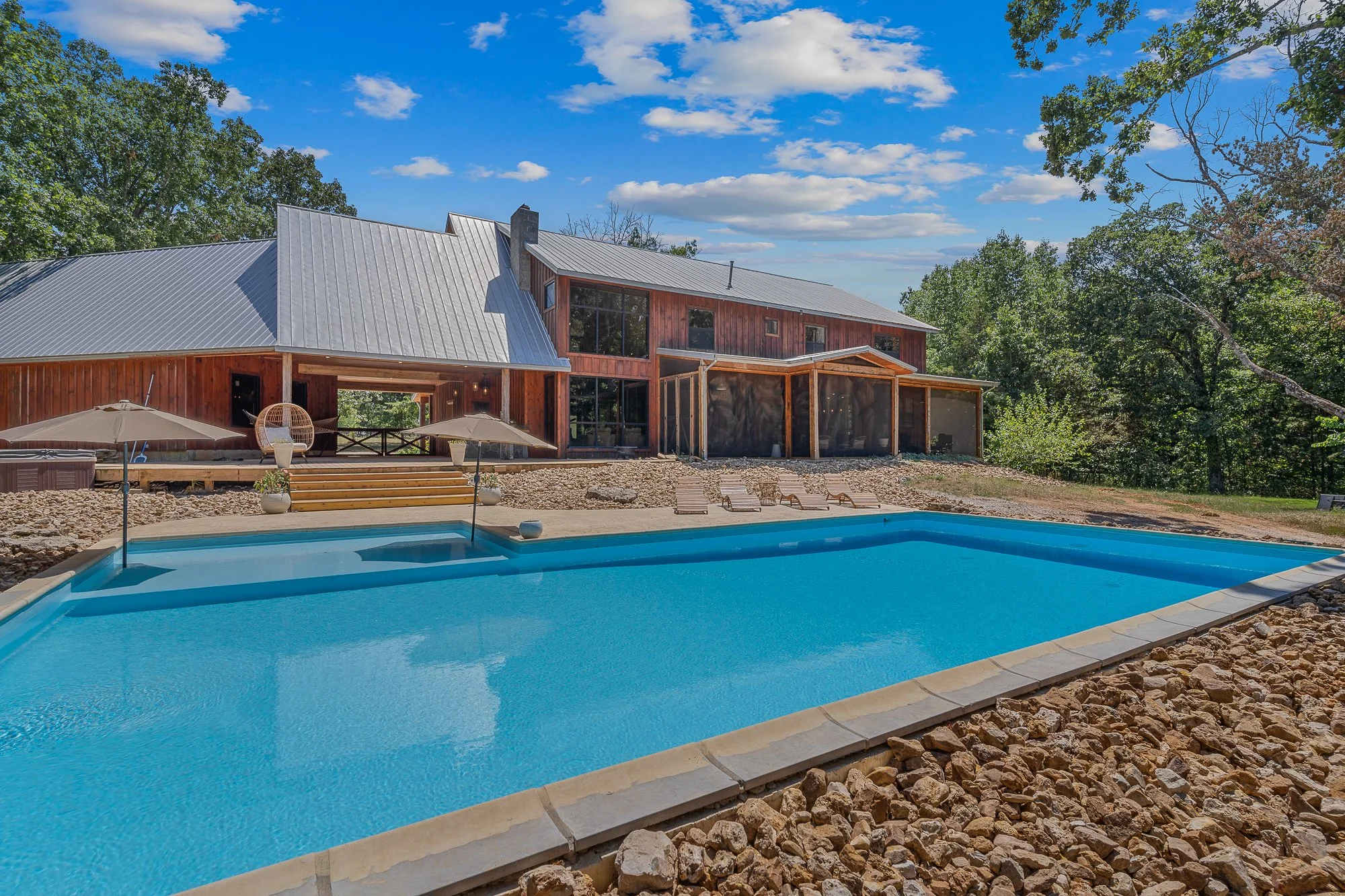 2133 S Farm Road 241-261.jpg