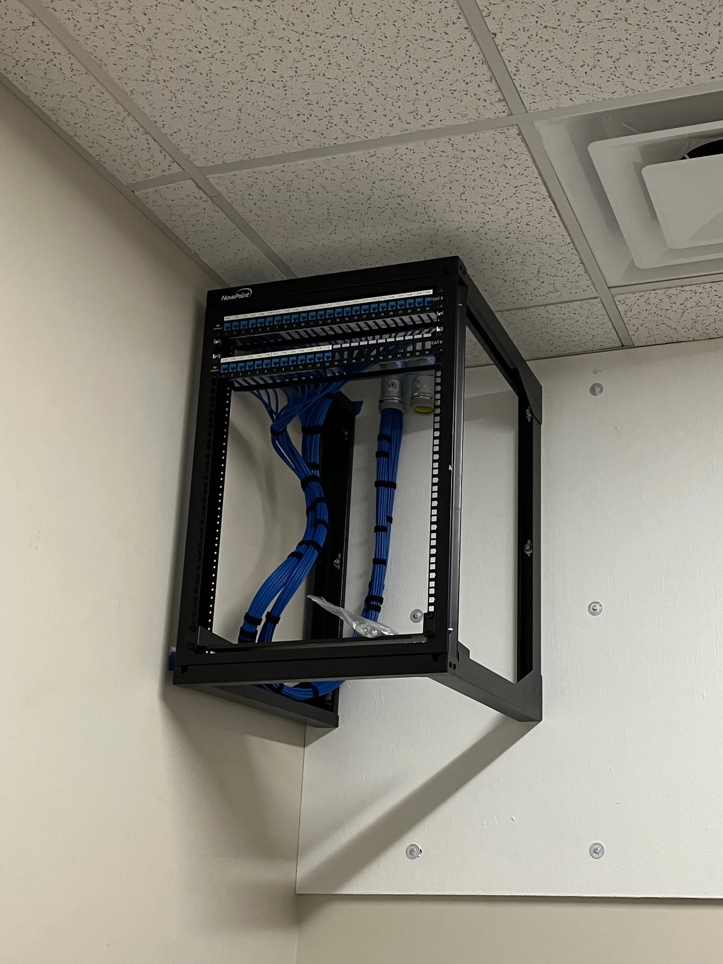 37 cable install with a new 15u rack and two 2&rdquo; conduits for our lovely customer.

Thank you for the trust, thank you for the business, and we look forward to more great projects together!