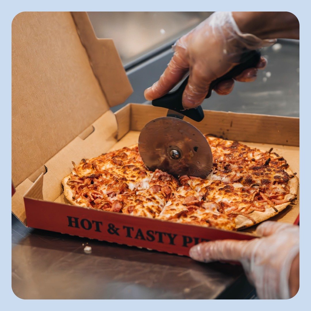 Family lunch or dinner is a no-brainer with Oasis Pizza and Pasta great value meal deals! 

Order by phone (08) 8352 4144 or online through oasispizzapasta.com or menulog.

#eatyourway #Brickworksmarketplace