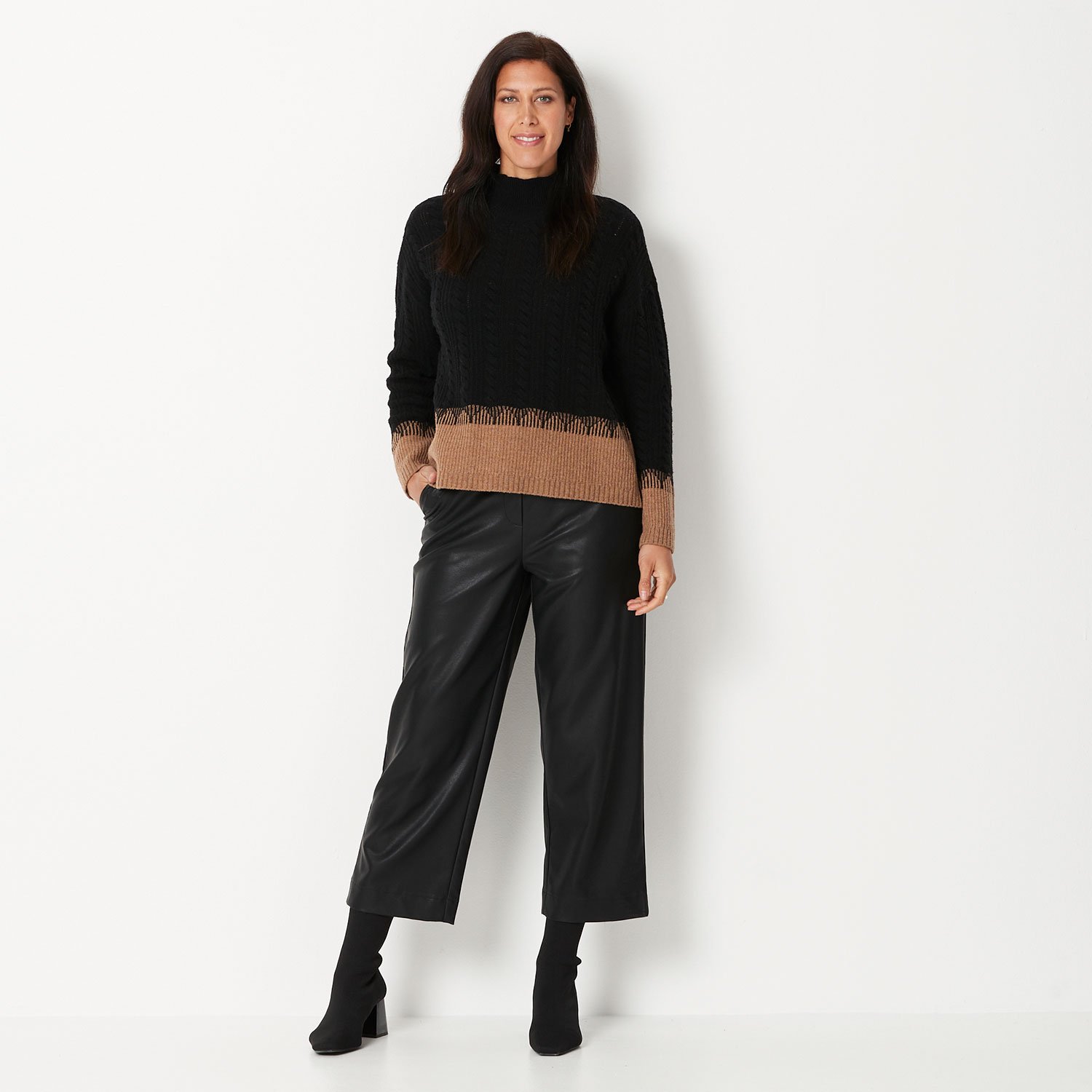 Look what is arriving in store and online next week.  The contrast cable jumper and faux leather pant.  Love this outfit.

#shoplocal #contemporary #fashion