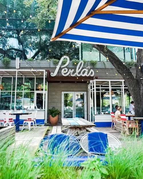Perla's Seafood & Oyster Bar photo 2