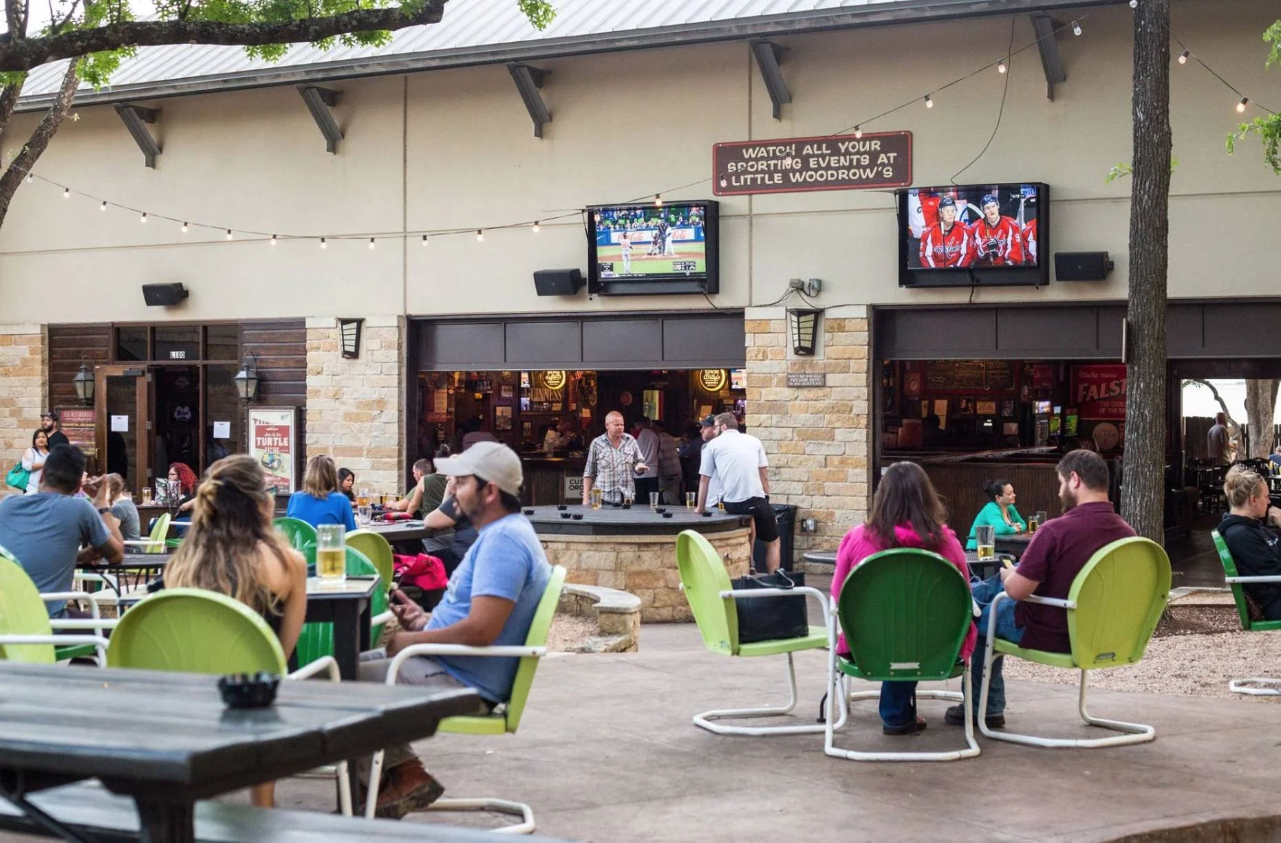 Top 10 Sports Bars in Austin Your Definitive Guide