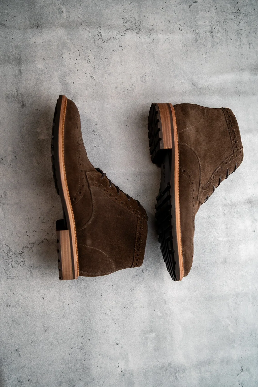 ECCO Suede Leather Vitrus Tie Boots in Coffee Brown, Size 8  display picture 3