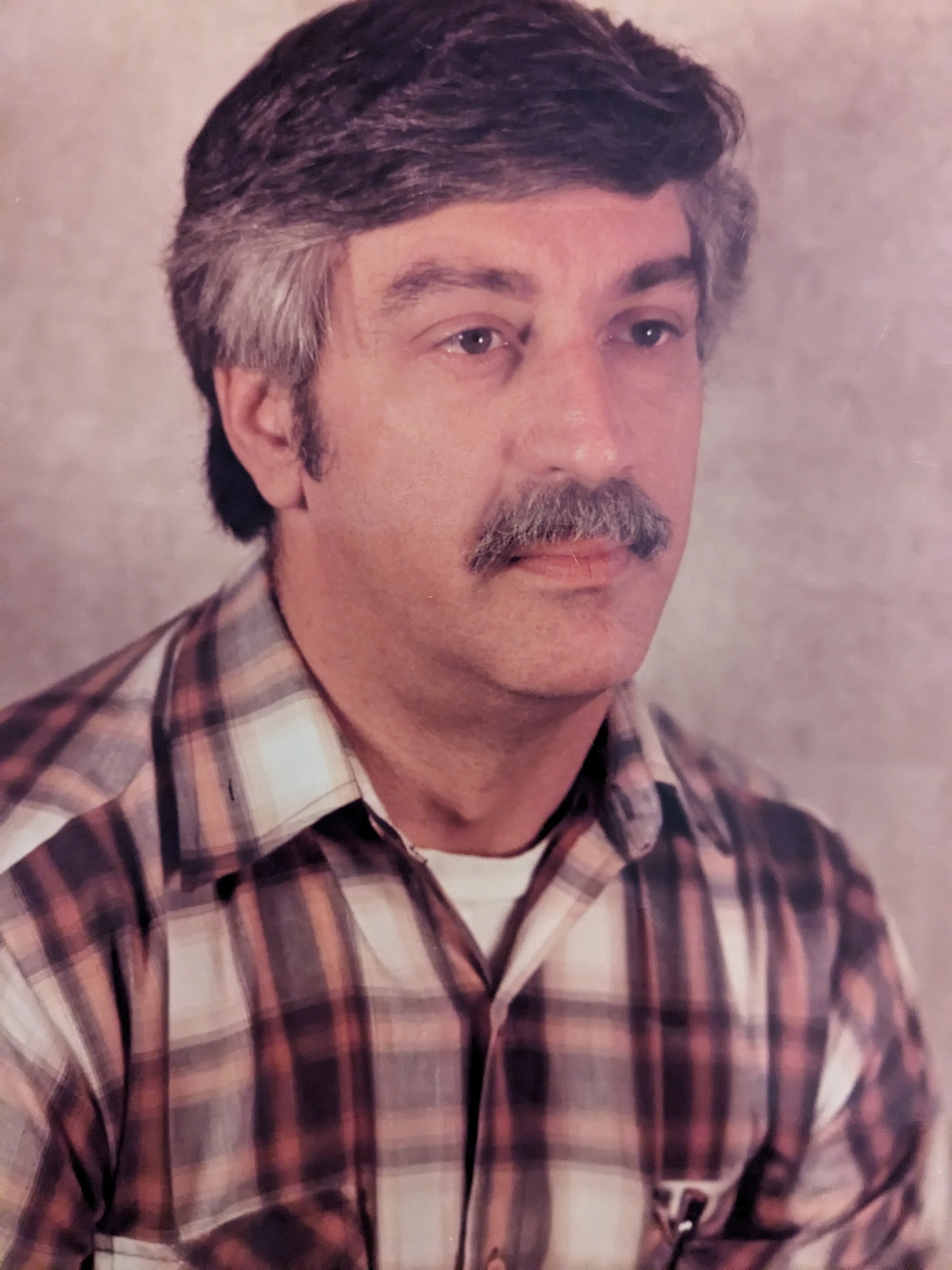 Season 40 - Bus Stop  (3).jpg